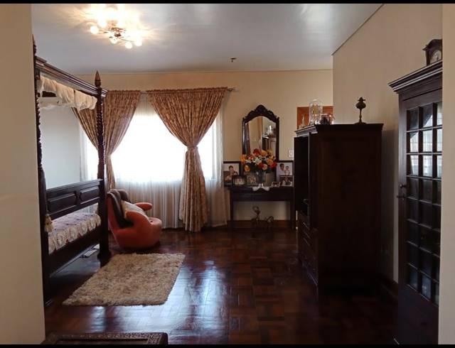5 BEDROOM HOUSE FOR SALE IN SOUTH KENSINGTON